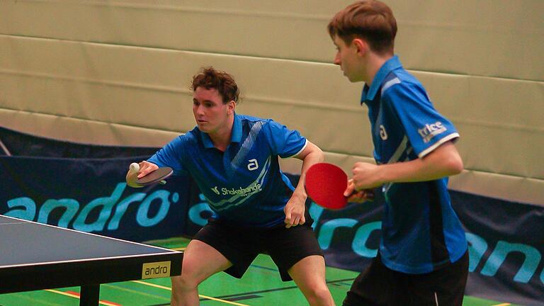 Die beiden Youngsters Maximilian Dreher (links) und Max Keller holten wichtige Punkte für den TSV Bad Königshofen II im Spiel gegen den TTC Lugau.