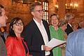 Auch Staatsminister Markus Blume sang beim Frankenlied, angestimmt von Manfred Groll, mit.