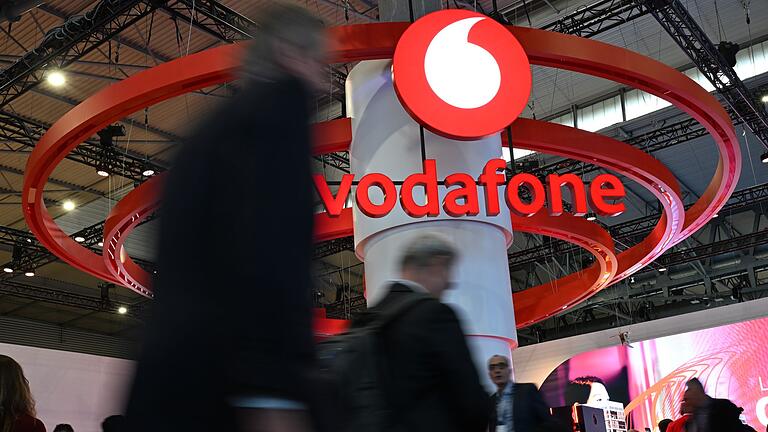 Mobile World Congress       -  Das Vodafone-Logo am Messestand der Firma bei der Mobilfunk-Messe MWC.
