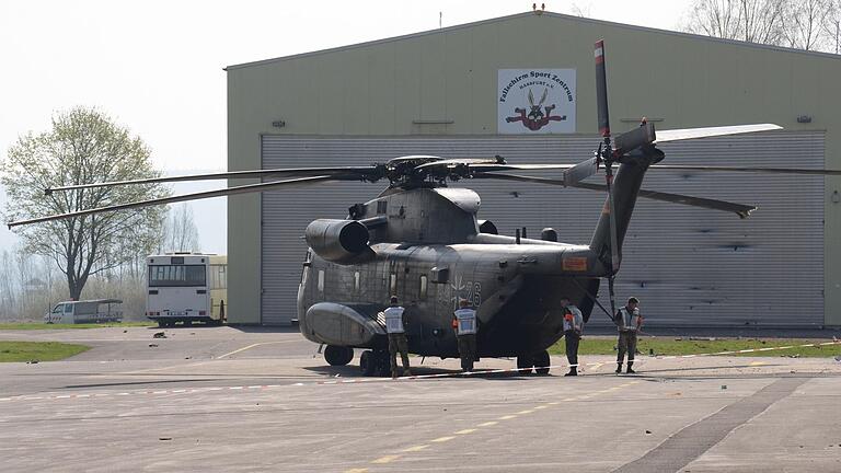 Nach dem tödlichen Unfall mit einem Bundeswehrhubschrauber im April ermittelt die Staatsanwaltschaft gegen zwei Besatzungsmitglieder wegen fahrlässiger Tötung.