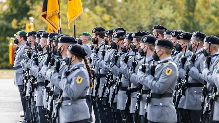 Die 10. Panzerdivision wächst weiter: Die Bundeswehr stellt ein neues Fernmeldebataillon auf.