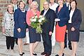 Glückwünsche zum 70. Geburtstag von Lieselotte Feller (Fünfte von links) überbrachten (von links) Annemarie Schuler (stellvertretende FU-Kreisvorsitzende), Lothar Zachmann (Förderverein Geomed-Klinik), Martina Gießübel (FU-Kreisvorsitzende), Annemarie Lutz (stellvertretende FU-Kreisvorsitzende), Ehemann Winfried Feller, Edeltraud Baumgartl (stellvertretende FU-Kreisvorsitzende), MdB Anja Weisgerber (CSU-Kreisvorsitzende und FU-Bezirksvorsitzende), Bürgermeister Thorsten Wozniak sowie stellvertretende Landrätin Christine Bender.