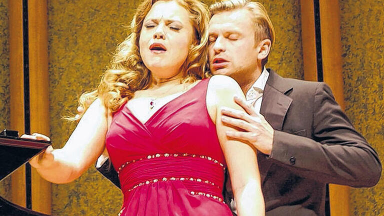 Tolles Duo: Anna Samuil und Pavol Breslik sangen und agierten großartig bei ihrem Konzert im Rossini-Saal. Tolles Duo: Anna Samuil und Pavol Breslik sangen und agierten großartig bei ihrem Konzert im Rossini-Saal.