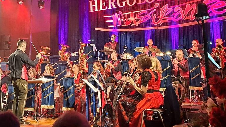 Auf dem Foto die Hergolshäuser Musikanten beim "Böhmischen Abend" Auf dem Foto die Hergolshäuser Musikanten beim "Böhmischen Abend"