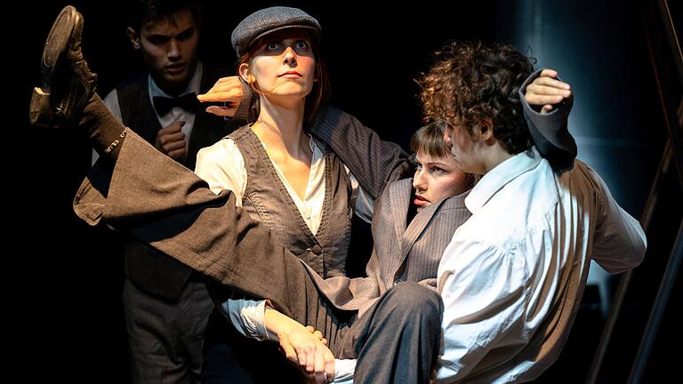 „Der Prozess“ von Franz Kafka wird am Samstag, 23. April, um 20 Uhr im Theater Ensemble in Würzburg gespielt und steht bis 25. Juni auf dem Programm.