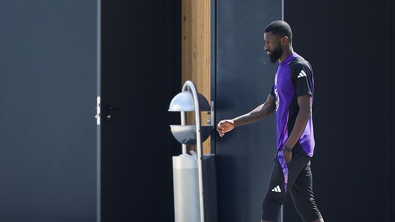 Antonio Rüdiger       -  Der angeschlagene Antonio Rüdiger befindet sich noch im Aufbautraining.