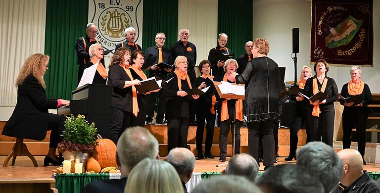 Der Frauen- und Männerchor Neuhütten. Der Frauen- und Männerchor Neuhütten.