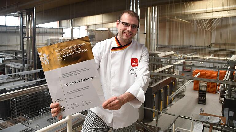 Freut sich über die Auszeichnung mit dem Bundesehrenpreis: Florian Schmitt, Juniorchef bei Schmitts Backstube, in seinem Reich.