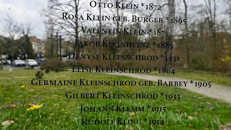 Die Gedenktafel am Hauptfriedhof enthält nur die Namen ihrer Tochter und Enkel. Aber der Name von Georgette Barbey fehlt, obwohl sie auf den offiziellen Listen aufgeführt wird.