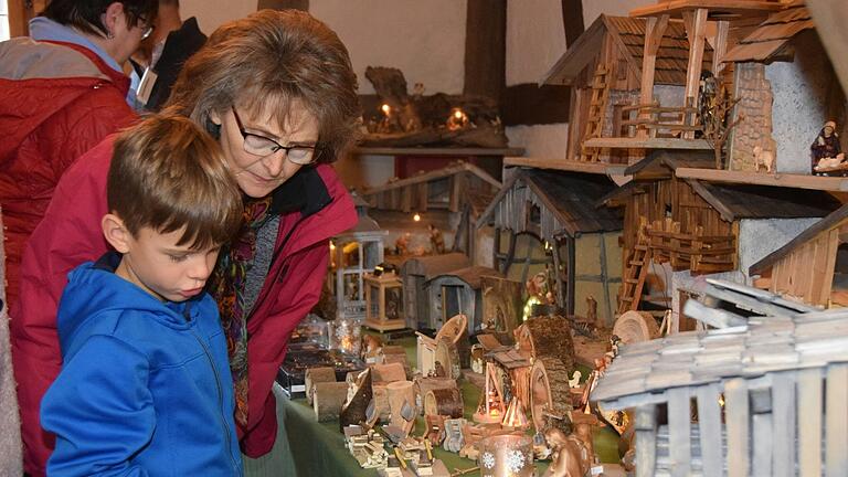 Der Novembermarkt von Unsleben (Lkr. Rhön-Grabfeld) erwartet am Wochenende seine Gäste. Der Novembermarkt von Unsleben (Lkr. Rhön-Grabfeld) erwartet am Wochenende seine Gäste.