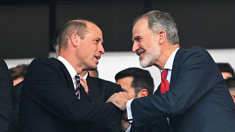 Euro 2024: Spanien - England - Prinz William (l) und König Felipe VI von Spanien unterstützten ihre Nationalmannschaften im Stadion. Euro 2024: Spanien - England - Prinz William (l) und König Felipe VI von Spanien unterstützten ihre Nationalmannschaften im Stadion.