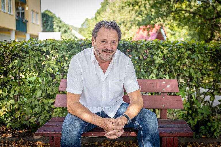 Gregor Koob ist seit 2020 Heimleiter im Nicolhaus. Er wird für seinen offenen Umgang mit Betroffenen geschätzt. Gregor Koob ist seit 2020 Heimleiter im Nicolhaus. Er wird für seinen offenen Umgang mit Betroffenen geschätzt. 