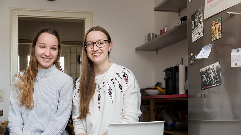 Endlich eine eigene Wohnung! Mathilda Fuchs (21, links) und Berenice Matthies (22) wohnen in einer 3er-WG in der Stadtmitte von Würzburg.
