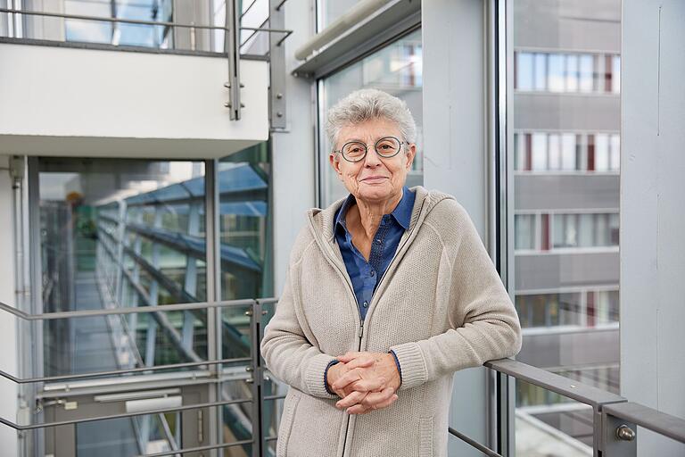 'Einen Hustensaft würde ich wegwerfen, wenn der Husten vorbei ist', rät Prof. Ulrike Holzgrabe vom Institut für Pharmazie und Lebensmittelchemie der Uni Würzburg. 'Einen Hustensaft würde ich wegwerfen, wenn der Husten vorbei ist', rät Prof. Ulrike Holzgrabe vom Institut für Pharmazie und Lebensmittelchemie der Uni Würzburg.