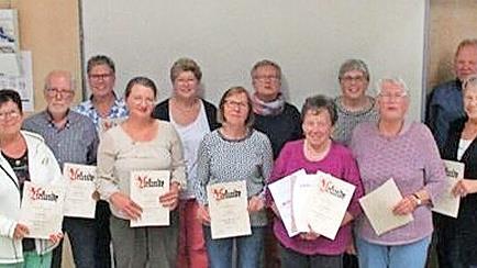 Die Geehrten der Chorgemeinschaft Thulba (von links): Elisabeth Weigand, Bernhard Fenn, Alexandra Sachs, Carmen Newell, Sieglinde Bürger, Gertrud Büchner, Marita Weinert, Karin Friedrich, Gudrun Werner, Helene Manger, Arthur Neder und Marianne Neder       -  Die Geehrten der Chorgemeinschaft Thulba (von links): Elisabeth Weigand, Bernhard Fenn, Alexandra Sachs, Carmen Newell, Sieglinde Bürger, Gertrud Büchner, Marita Weinert, Karin Friedrich, Gudrun Werner, Helene Manger, Arthur Neder und Marianne Neder