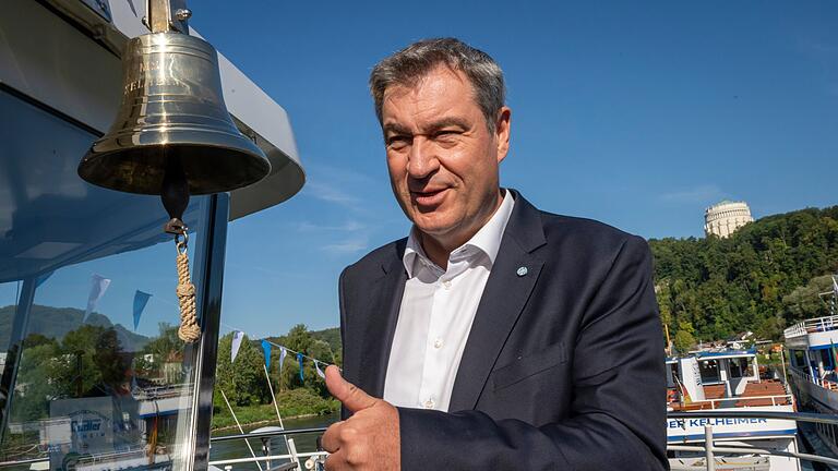 Markus Söder       -  Markus Söde freut sich über das Karlsruher Wahlrechts-Urteil.