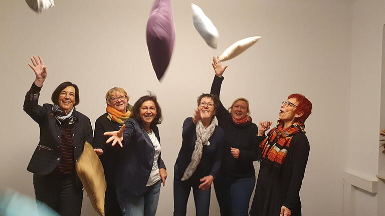Im Bild (von links)Von li :Regine Samtleben, Barbara Lehrieder, Karin Strempel, Angelika Vöth, Sandra Vorlova, Heike Richartz