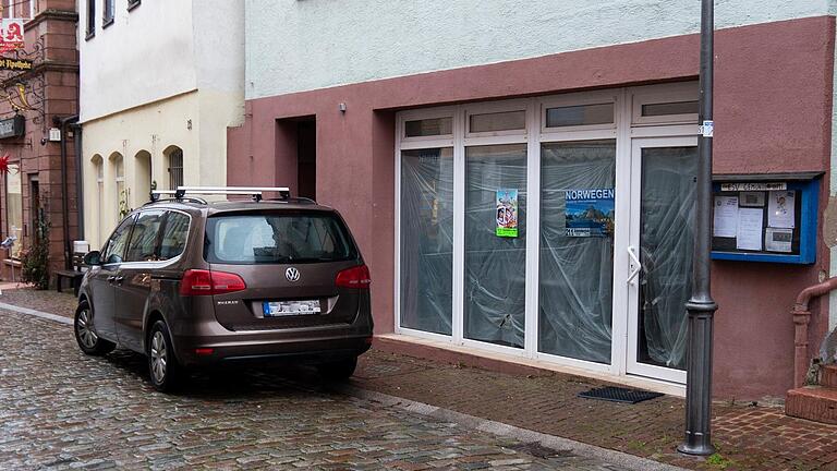 In Gemündens Altstadt entsteht in einem ehemaligen Ladengeschäft nun ein Café.