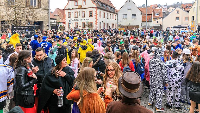 Für den Rimparer Faschingszug soll es ein neues Sicherheitskonzept geben. Für den Rimparer Faschingszug soll es ein neues Sicherheitskonzept geben. 