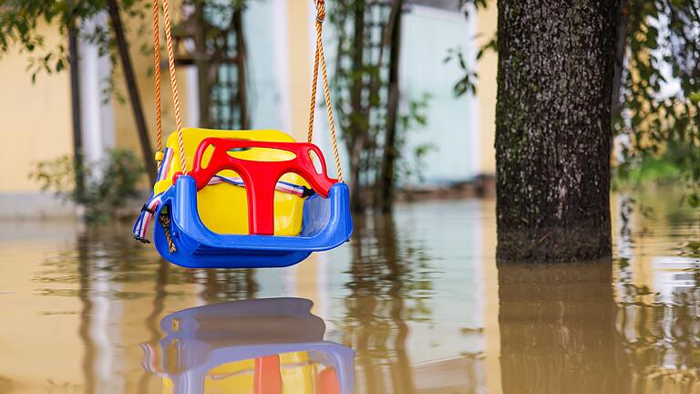 Hochwasser in Österreich - Intensive Regenfälle haben in Teilen Europas bereits zugenommen, was zu Überschwemmungen und wachsenden Hochwasserrisiken führt, berichtet die EU-Umweltagentur. Hochwasser in Österreich - Intensive Regenfälle haben in Teilen Europas bereits zugenommen, was zu Überschwemmungen und wachsenden Hochwasserrisiken führt, berichtet die EU-Umweltagentur.
