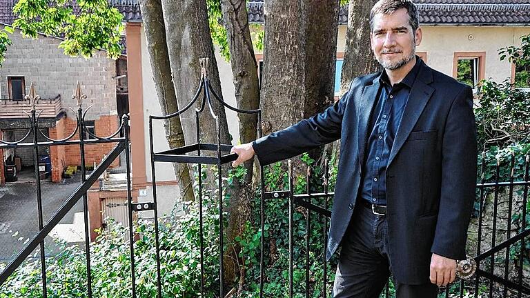 Der evangelische Pfarrer Matthias Hörning gibt nach acht Jahren in Billingshausen seinen Wechsel nach Karlstadt bekannt. Die dortige Kirchengemeinde St. Johannis leitete er seit dem Weggang von Pfarrer Paul Häberlein 2015 als Vakanzvertreter. Ab 1. September übernimmt er die Stelle in Gänze. Der evangelische Pfarrer Matthias Hörning gibt nach acht Jahren in Billingshausen seinen Wechsel nach Karlstadt bekannt. Die dortige Kirchengemeinde St. Johannis leitete er seit dem Weggang von Pfarrer Paul Häberlein 2015 als Vakanzvertreter. Ab 1. September übernimmt er die Stelle in Gänze.