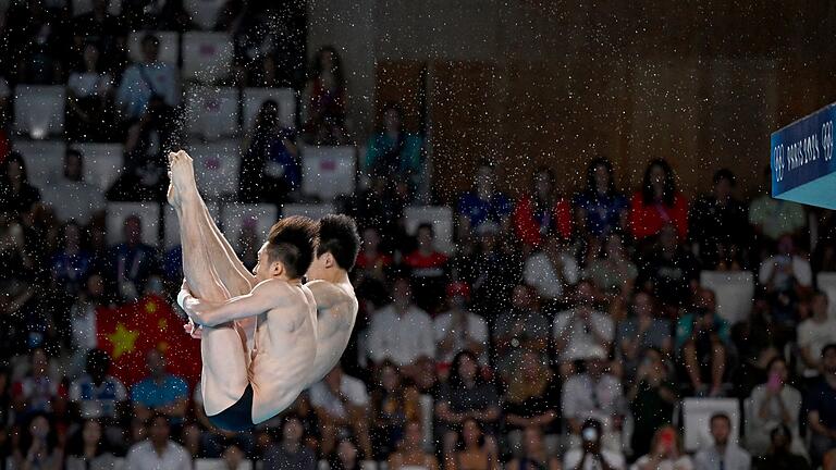 Paris 2024 - Wasserspringen       -  Lian Junjie und Yang Hao holen Gold im Turm-Synchronspringen.