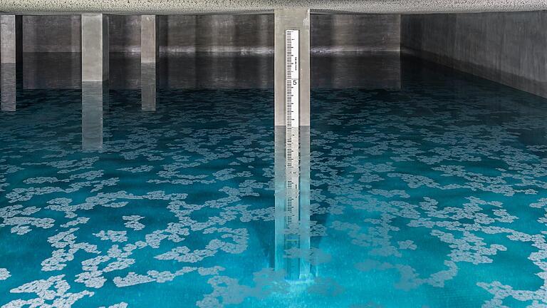 Der Pegel im Hochbehälter des Wasserversorgers sinkt bedrohlich. Der Pegel im Hochbehälter des Wasserversorgers sinkt bedrohlich. 