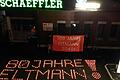 450 Kerzen leuchteten vor dem Schaeffler-Werk in Eltmann, das von der Schließung bedroht ist.