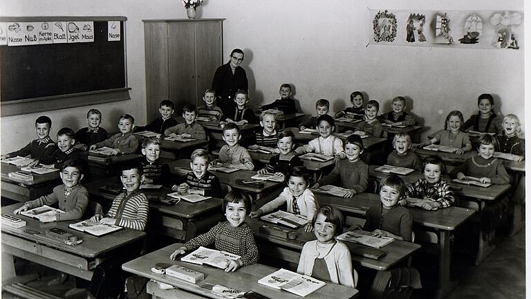 1959: Die ABC-Schützen in der Steinbachtalschule.
