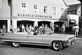 Die dicken Autos, mit denen die Sachs-Brüder unterwegs waren, stießen in Schweinfurt auf Kritik. Im Bild: Ernst Wilhelm Sachs in einem Chevrolet (genannt die 'Heckflosse'). Foto: Sachs Archiv       -  Die dicken Autos, mit denen die Sachs-Brüder unterwegs waren, stießen in Schweinfurt auf Kritik. Im Bild: Ernst Wilhelm Sachs in einem Chevrolet (genannt die 'Heckflosse'). Foto: Sachs Archiv