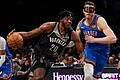 Brooklyn Nets - Oklahoma City Thunder       -  Isaiah Hartenstein (re.) spielte beim Sieg der Oklahoma City Thunder mit Gesichtsmaske.