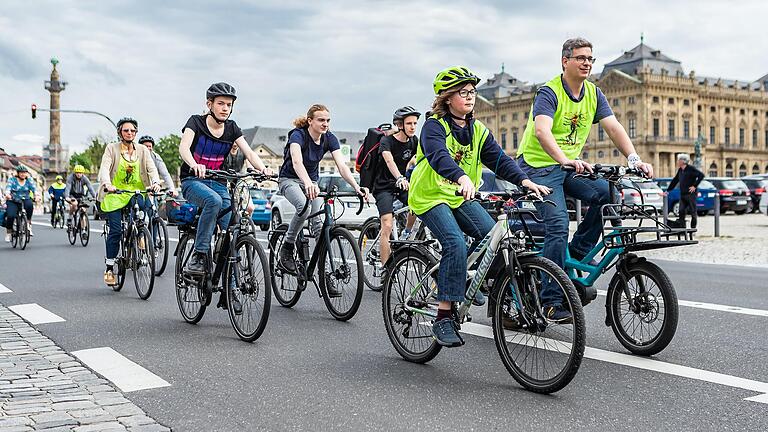 Am Samstag ist der Startschuss für die Aktion 'Stadtradeln' gefallen. Mehr als 1700 Menschen haben sich bislang bereits angemeldet. Am Samstag ist der Startschuss für die Aktion 'Stadtradeln' gefallen. Mehr als 1700 Menschen haben sich bislang bereits angemeldet.