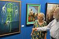 Wolfgang Harms ist einer von 15 Künstlern, die sich mit dem Thema 'Grün in der Bildenden Kunst' beschäftigt haben. Renate Haass und Klaus Christof haben die Ausstellung kuratiert.