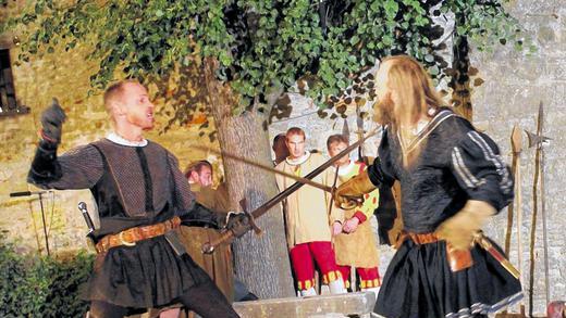 Grumbach und Geyer im Kampf: Dabei muss auch der Sound der Schwerterklingen stimmen. Grumbach und Geyer im Kampf: Dabei muss auch der Sound der Schwerterklingen stimmen.