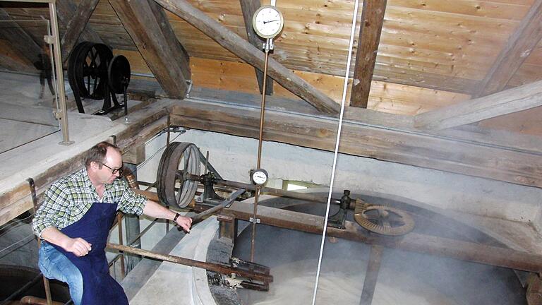 Im Kommunbrauhaus des Freilandmuseums Fladungen dampften die Kessel beim Brautag. Im Kommunbrauhaus des Freilandmuseums Fladungen dampften die Kessel beim Brautag.