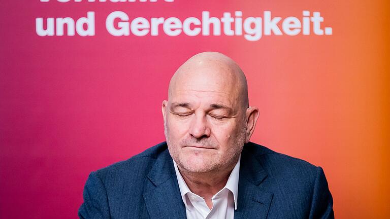 Nach der Landtagswahl in Brandenburg - BSW - Wird das BSW an einer neuen Regierung in Brandenburg beteiligt sein? Bislang sind die Signale des Landesvorsitzenden Robert Crumbach verhalten. Nach der Landtagswahl in Brandenburg - BSW - Wird das BSW an einer neuen Regierung in Brandenburg beteiligt sein? Bislang sind die Signale des Landesvorsitzenden Robert Crumbach verhalten.