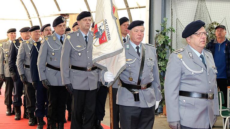 Der Einmarsch des Reservisten-Ehrenzuges der Bundeswehr zur Saisoneröffnung des Stammheimer Museums für Militär- und Zeitgeschichte. Der Einmarsch des Reservisten-Ehrenzuges der Bundeswehr zur Saisoneröffnung des Stammheimer Museums für Militär- und Zeitgeschichte.