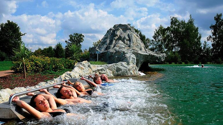 Winterschlaf beendet: Am diesem Samstag, 13. April, wird der Bad Königshöfer Heilwassersee  wiedereröffnet.