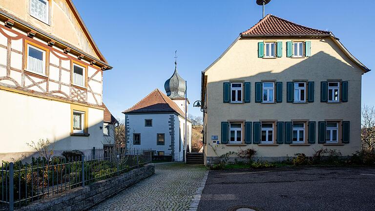 In Wermutshausen kann man die Petruskirche besichtigen. In Wermutshausen kann man die Petruskirche besichtigen.