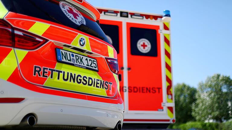 Der Rettungsdienst kam dem verletzten Mann zur Hilfe.