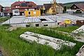 Im März ließ das Landratsamt Rhön-Grabfeld die Bauarbeiten in der Steinstraße (Archivbild)&nbsp; in Niederlauer einstellen. Der Bau ruht noch immer.