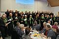 Der Chor vom Musik- und Gesangverein Erlenbach und die Chorgemeinschaft Glasofen-Marienbrunn beim Abschlusslied 'Ruhe' von Joshua Bredemeier.