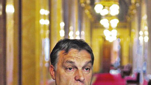 Vor der Presse: Ungarns Premier Viktor Orban