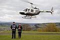 Peter und Michelle Holtackers widmen sich dem Modellhubschrauberflug.  Foto: Wolfgang Dünnebier       -  Peter und Michelle Holtackers widmen sich dem Modellhubschrauberflug.  Foto: Wolfgang Dünnebier