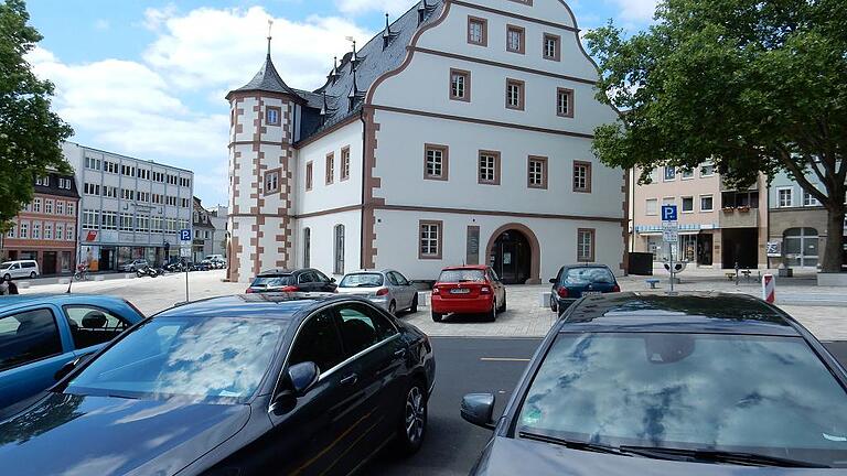 Der Platz am Zeughaus ist für Feste und Veranstaltungen mit Strom- und Wasseranschlüssen versorgt.