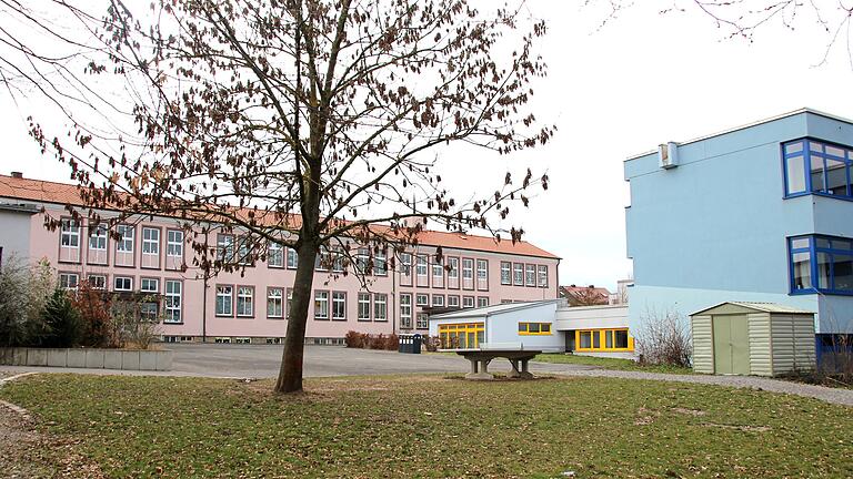 Die Kosten für eine Sanierung oder einen Neubau der Grund-und Mittelschule werden von der Stadt Gerolzhofen in ihren Haushaltsplan 2019 und in die mittelfristige Finanzplanung aufgenommen.