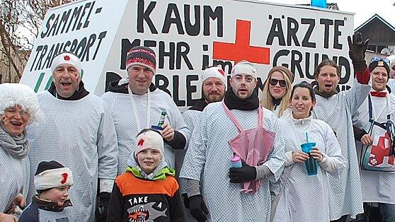 Unzufrieden mit der ärztlichen Versorgung im Grund und in der gesamten Region: Der Sportverein Bischbrunn hatte für den Zug ein heißes Eisen angepackt.