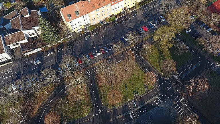 Der von der Verwaltung favorisierte Standort bei einem Neubau des Friederike-Schäfer-Heimes wäre der Verkehrsübungsplatz in der Friedrich-Stein-Straße. Der Ausschuss beschloss, dass auf jeden Fall vor dem Neubau ein neuer Verkehrsübungsplatz gebaut werden muss.