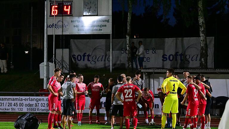 Enttäuschte Gesichter gab es bei den Spielern und Verantwortlichen des TSV Aubstadt nach dem Pokalaus in Erlangen.