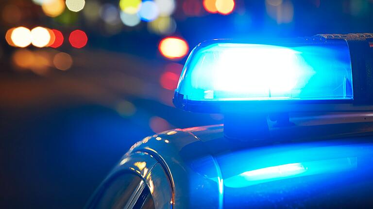 Am Montagabend kam es in Mellrichstadt (Landkreis Rhön-Grabfeld) zu einem Raubüberfall in einem Einfamilienhaus. Am Montagabend kam es in Mellrichstadt (Landkreis Rhön-Grabfeld) zu einem Raubüberfall in einem Einfamilienhaus. 